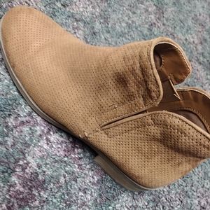 Never worn universal thread co. Taupe/brown slip on booties